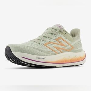 NWOT SIZE 7 New Balance Athletic Shoes with Fresh Foam Cushioning